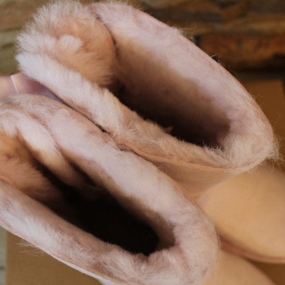 UGG BAILEY BOW SUEDE SHEARLING BOOTS NEW! - Picture 4 of 8